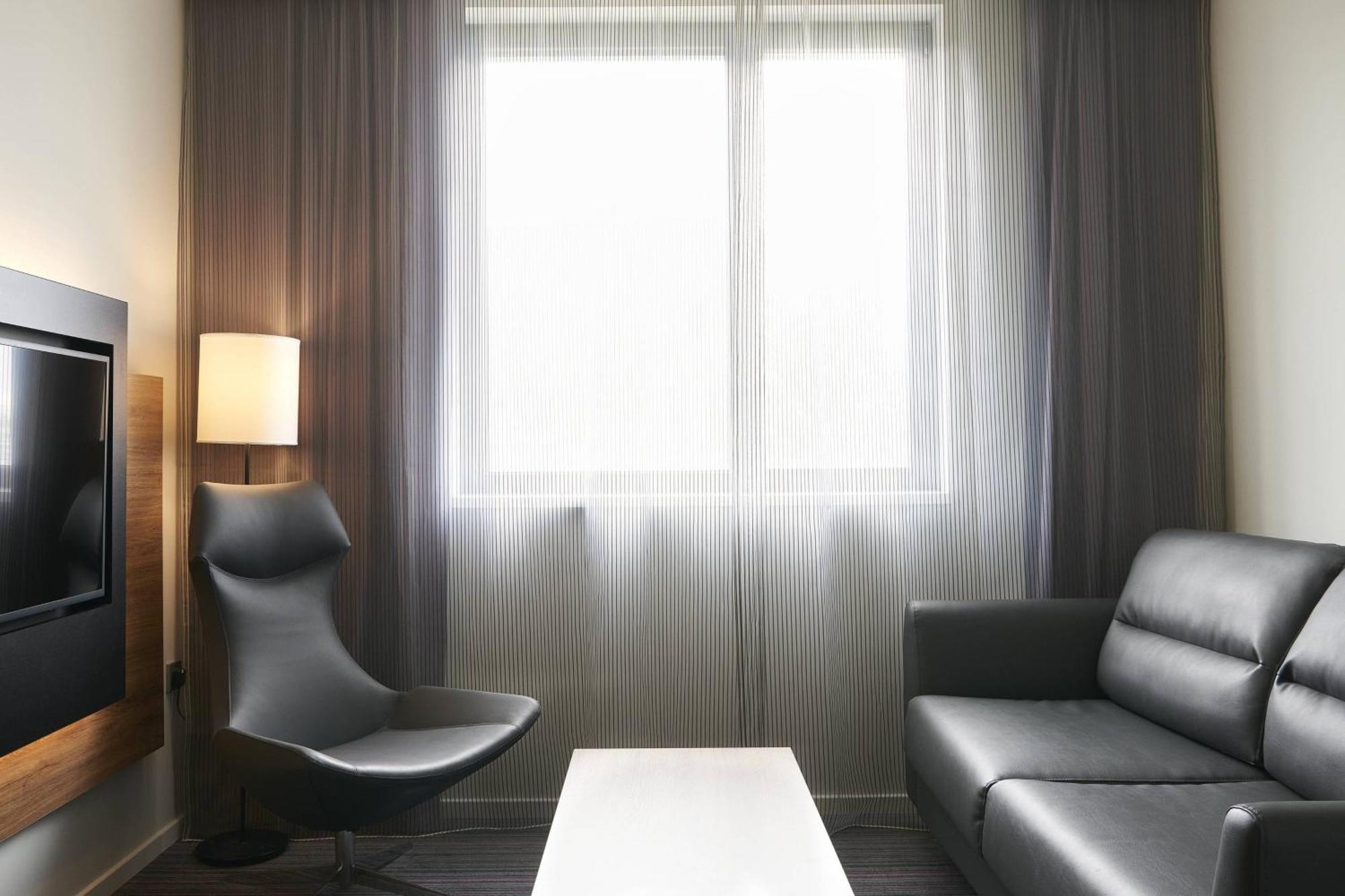 Moxy London Heathrow Airport Hotel Hounslow Luaran gambar