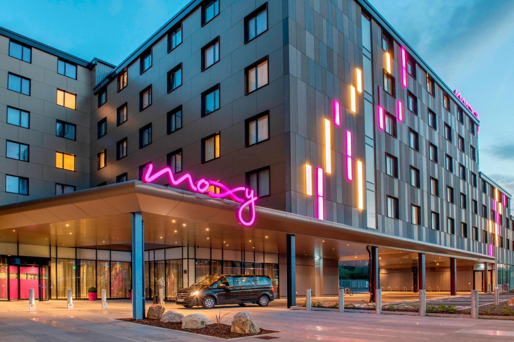 Moxy London Heathrow Airport Hotel Hounslow Luaran gambar